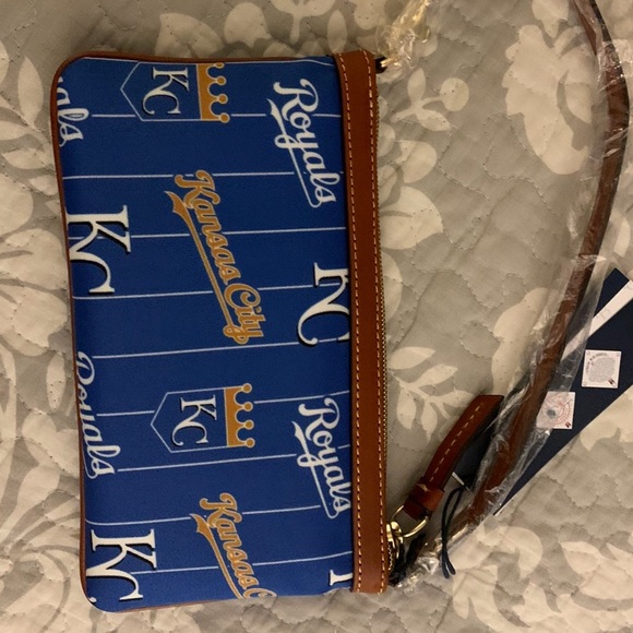 Doone and Burke Royals Wristlet - Picture 1 of 4